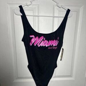 Miami Surf Style One Piece Black and Hot Pink Swim Suit Bathing Suit Size Large